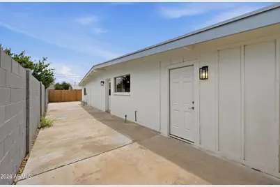 4143 W Cheery Lynn Road, Phoenix, AZ 85019 - Photo 17