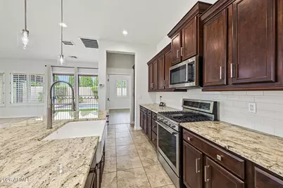 10646 E Nido Avenue, Mesa, AZ 85209 - Photo 7