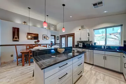 2530 W Carson Road, Phoenix, AZ 85041 - Photo 9