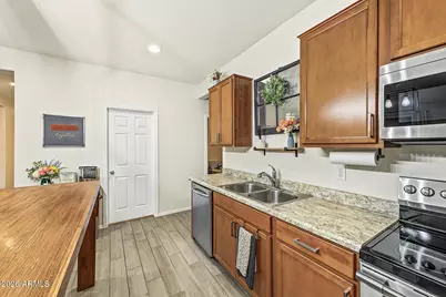 17530 W Villa Hermosa Lane, Surprise, AZ 85387 - Photo 9