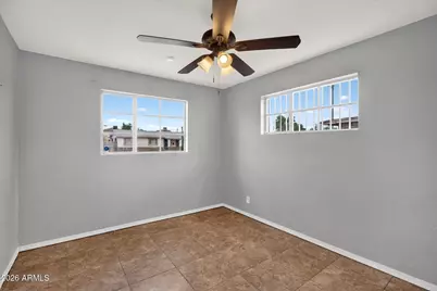 1032 N 27th Drive, Phoenix, AZ 85009 - Photo 11