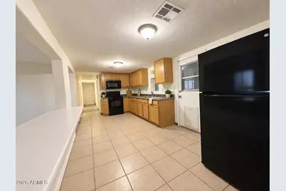573 S Ocotillo Drive, Apache Junction, AZ 85120 - Photo 3