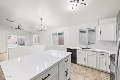 9017 W Avalon Drive, Phoenix, AZ 85037 - Photo 9