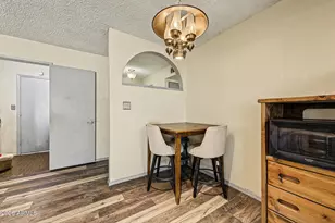 3040 W Phelps Rd, Phoenix, AZ 85053 - Photo 9