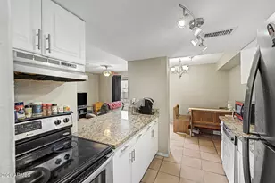 3404 W Echo Ln, Phoenix, AZ 85051 - Photo 7