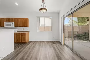 4255 E Cherry Hills Dr, Chandler, AZ 85249 - Photo 9