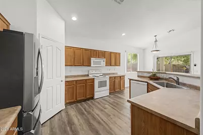 4255 E Cherry Hills Drive, Chandler, AZ 85249 - Photo 11