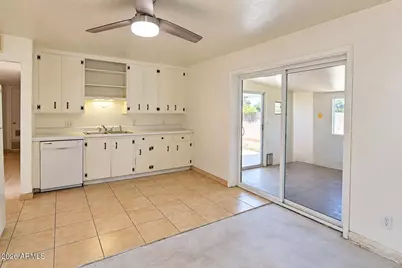 12811 N 29th Drive, Phoenix, AZ 85029 - Photo 9