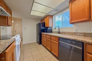 7829 N 21st Ln, Phoenix, AZ 85021 - Photo 9
