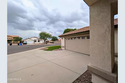 15748 W Paradise Lane, Surprise, AZ 85374 - Photo 9