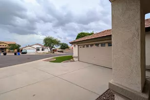 15748 W Paradise Ln, Surprise, AZ 85374 - Photo 9