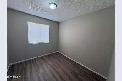 7556 W Turney Avenue, Phoenix, AZ 85033 - Photo 17