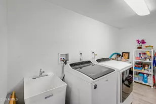 3710 E Ludlow Dr, Phoenix, AZ 85032 - Photo 21