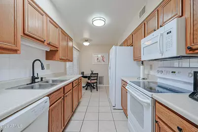 10841 W Santa Fe Drive, Sun City, AZ 85351 - Photo 3