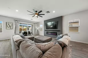 18873 W Shaw Butte Dr, Surprise, AZ 85388 - Photo 9