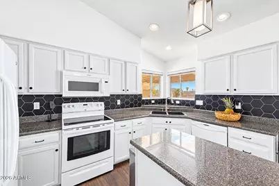 15328 N 87th Avenue, Peoria, AZ 85381 - Photo 9