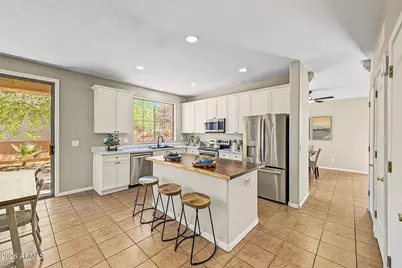 13669 W Cypress Street, Goodyear, AZ 85395 - Photo 9