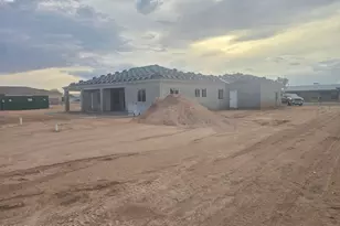 3835 N Hohokam Dr, Eloy, AZ 85131 - Photo 3