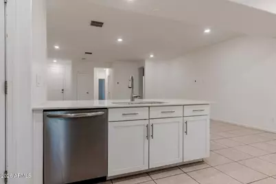 9210 W Willow Bend Lane, Phoenix, AZ 85037 - Photo 9