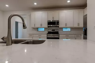 9210 W Willow Bend Lane, Phoenix, AZ 85037 - Photo 11