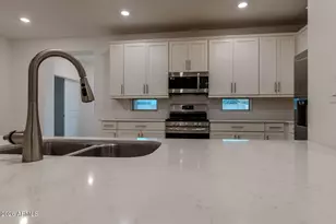 9210 W Willow Bend Ln, Phoenix, AZ 85037 - Photo 11