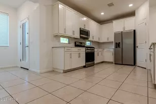 9210 W Willow Bend Ln, Phoenix, AZ 85037 - Photo 5