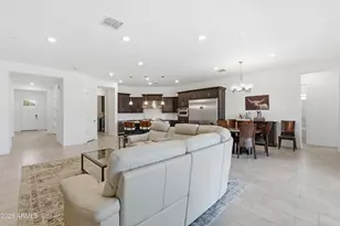 2522 E Pleasant Ln, Phoenix, AZ 85042 - Photo 11