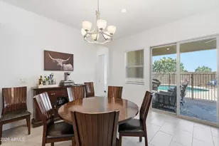2522 E Pleasant Ln, Phoenix, AZ 85042 - Photo 13