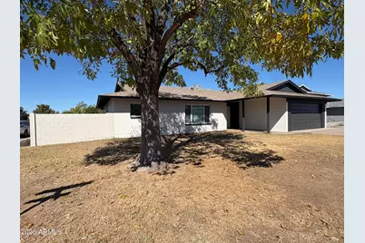 7702 N 48th Avenue, Glendale, AZ 85301 - Photo 1