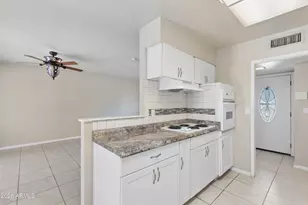 10229 W Pinehurst Dr, Sun City, AZ 85351 - Photo 7