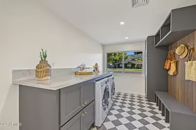 352 W Southern Hills Road, Phoenix, AZ 85023 - Photo 51