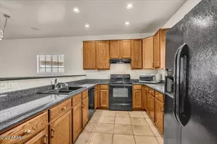 902 E Madeline Dr, Chandler, AZ 85225 - Photo 5