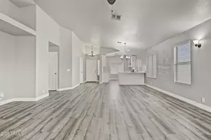 21831 N 33rd Dr, Phoenix, AZ 85027 - Photo 35