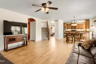 233 W Grovers Ave, Phoenix, AZ 85023 - Photo 11