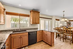 233 W Grovers Ave, Phoenix, AZ 85023 - Photo 9