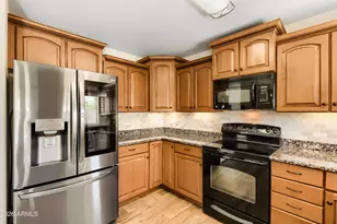 233 W Grovers Ave, Phoenix, AZ 85023 - Photo 7