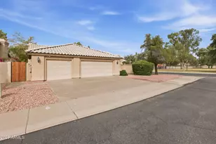 724 N Ash Dr, Chandler, AZ 85224 - Photo 7
