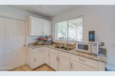 7530 W Roma Avenue, Phoenix, AZ 85033 - Photo 13