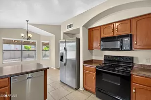 7427 W Topeka Dr, Glendale, AZ 85308 - Photo 3