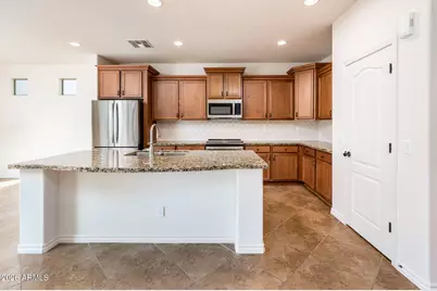 685 E Hummingbird Way, Gilbert, AZ 85297 - Photo 3