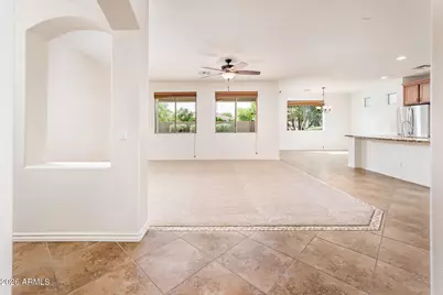 685 E Hummingbird Way, Gilbert, AZ 85297 - Photo 11