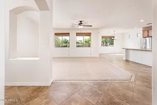 685 E Hummingbird Way, Gilbert, AZ 85297 - Photo 11