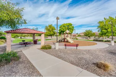 685 E Hummingbird Way, Gilbert, AZ 85297 - Photo 39