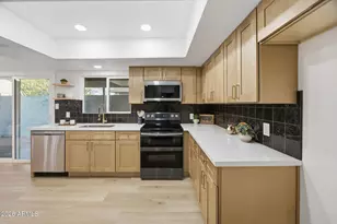 2416 W Caribbean Ln, Phoenix, AZ 85023 - Photo 11