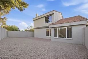 2416 W Caribbean Ln, Phoenix, AZ 85023 - Photo 23