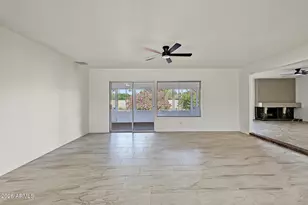 11429 S Pawnee Cir, Phoenix, AZ 85044 - Photo 7