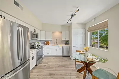 5226 N 20th Street #C10, Phoenix, AZ 85016 - Photo 5
