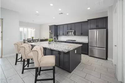 9752 W Rowel Road, Peoria, AZ 85383 - Photo 11