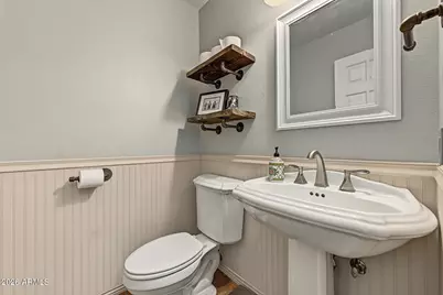 10609 W Daley Lane, Peoria, AZ 85383 - Photo 13