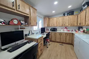 2233 E Behrend Dr, Phoenix, AZ 85024 - Photo 29